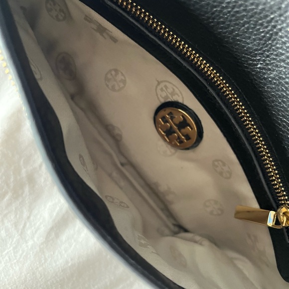 Tory Burch Clutch-Versatile worn 3 different way - Picture 4 of 10